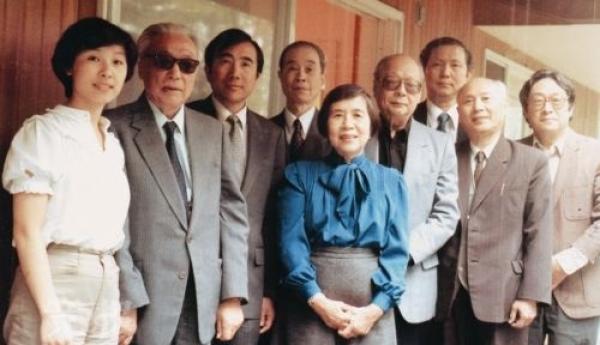 莱溪雅集:谢稚柳(左二)、徐邦达(左四)、王季迁、杨仁恺、翁万戈 等